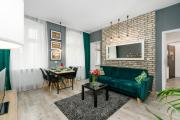 Deluxe Old Town Apartment by Renters