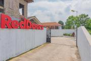 RedDoorz Syariah @ Tambak Mekar Street Subang