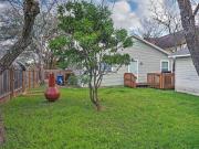 Quaint Austin Home with Yard about 5 Mi to Downtown!