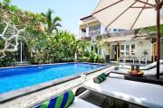 BIG TROPICAL VILLA,POOL, BILLARD, TOP LOCATION