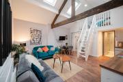 Apartment 2 Broadhurst Court sleeps 6, minutes from town centre & trains Apartment 2 Broadhurst Court sleeps 6, minutes from town centre & trains