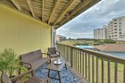 Bright Emerald Isle Condo with Private Beach Access!