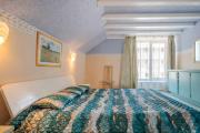 Cozy private 4 bedroom house near seaside (700m)