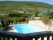 Charmante maison de vacances à La Roche-sur-le-Buis avec piscine