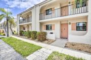 Cheery Condo with Pool Access 3 Miles to Beach!