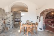 Top Oia