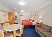 Top Cowra