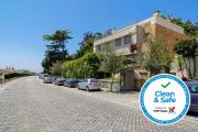 Villa Luzya - House with City Views & Balcony