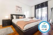 Pink Apartment - Spacious Apartment with Pool Pink Apartment - Spacious Apartment with Pool