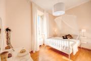 Elegant Apartment Behind the Colosseum