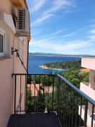 Studio Una, 150m from the sea, parking, Crikvenica, Dramalj