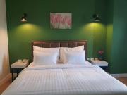 โรงแรมต้นเงิน