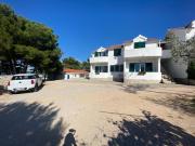 Marta, Laura Marta, Laura