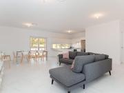 5 Bent Street huge house with Foxtel and Aircon