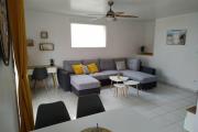 Appartement T3 Spacieux avec vue sur létang de Thau au 1er étage dune villa - entrée indépendante