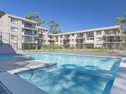 The Poplars, 15,36 Magnus Street - Unit in a great complex with a pool and close to town