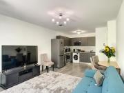 Palm Beach apartment with a pool in the residence