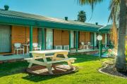 Top Deniliquin