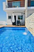 Melanos Residence 2 bdrm townhouse with private pool