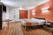 Motel 6-Youngstown, OH