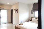 Top Lat Krabang
