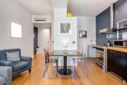 GuestHost - Piazza Santa Croce Design Apartment with Balcony