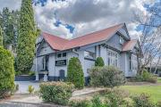 Top Armidale