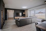 Luxurious and Stylish - Breathtaking Mountain View with Hot Tub and Sauna