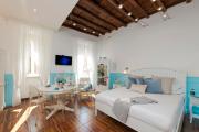 Capo Le Case, Romantic Flat near Spanish Steps