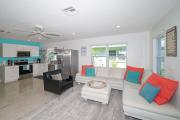 Modern & Fresh - Less than 3 miles to the Beach!