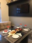 Lindo apto, 100metros da praia, na Av Brasil com a Av Central melhor localização