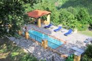 Cosy House in Gattaia with Shared Pool