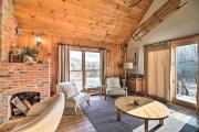 Upscale Montgomery Cabin, Near Jay Peak Resort!