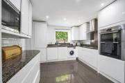 Spacious 5-Bed House in Aylesford Spacious 5-Bed House in Aylesford