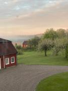 Herrgårdsflygel mitt i Sörmland