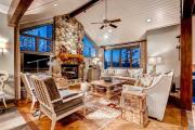 Boulder Ridge Haus: Slopeside Elegance