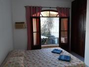 Seu Apto na Praia da Costa 9 Simples e Barato Mobiliado Ar Cond Fogão TV Geladeira Local Excelente no Centro