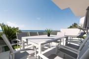 Beachfront Reiterer Villa V2 with Seaview 30 meters from the Beach - CROWONDER LUXURY RENT