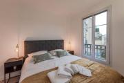 Arty Paris apartment Disneyland