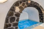 Fira-Cave-Sleeps 13-Parking-Pool-Pet Friendly