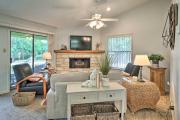 Chic Couples Retreat Well-Appointed Salado Home!