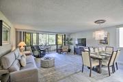 Sunny Siesta Key Condo with Beach Access and Pool!