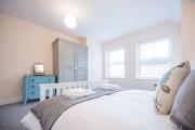 Top Leiston