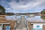 Cozy Hayesville Couples Getaway with Marina Access!