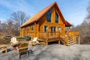 Family Friendly ~ Hocking Hills Cabin ~ Close to Caves, wWifi