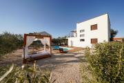 Villa Suncica with Heated Pool, Jacuzzi and Bikes near Zadar