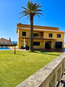 Casa Con Piscina Junto Al Mar