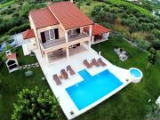 Luxury secluded villa w pool jacuzzi and garden