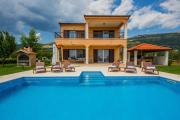 Luxury secluded villa w pool jacuzzi and garden