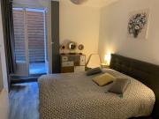 Avec JARDINET sans vis à vis Plein centre ville au RDC 350m de la plage